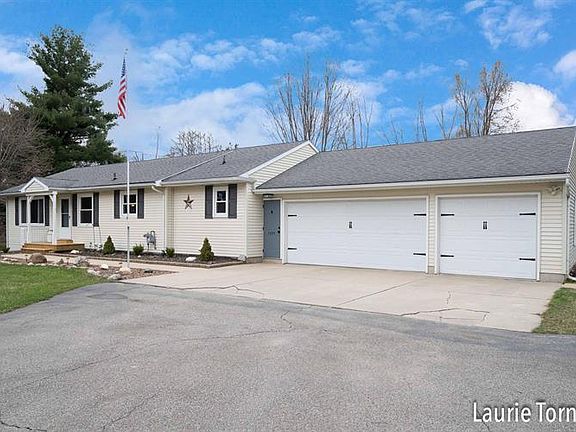 4th image of 7095 Pine Island Dr NE