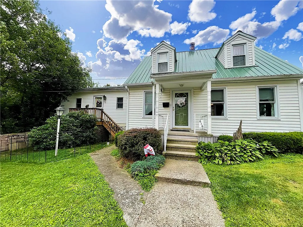 616 Washington St photo 1