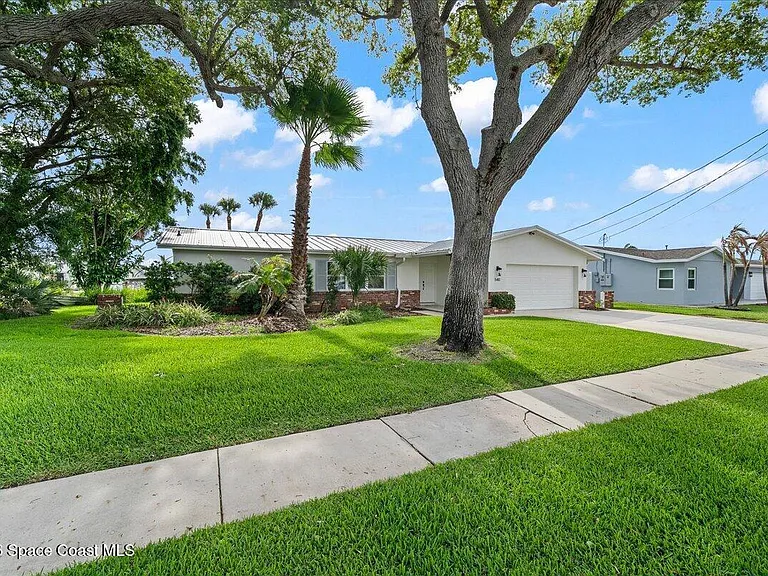 540 Albatross St — Photo 38