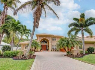 36 W High Point Rd, Sewalls Point, FL 34996