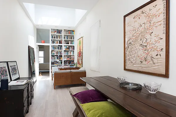 Sold by Danielle Epstein, LREB | media 22