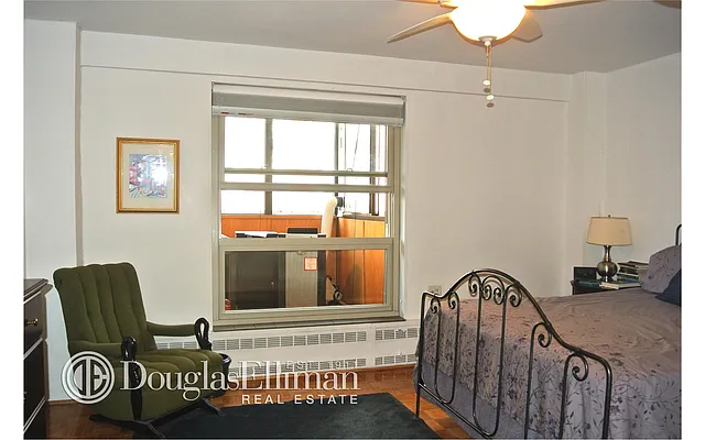 Sold by Douglas Elliman | media 27