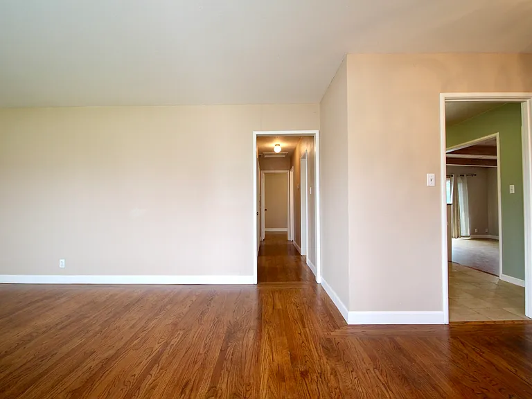 15539 Vassar Ave — Photo 4