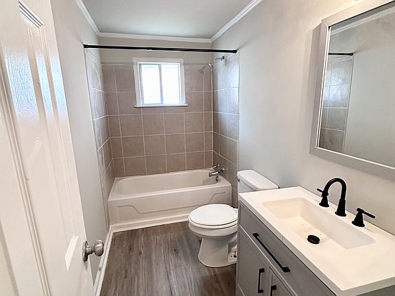 5th image of 3835 Sherwood St