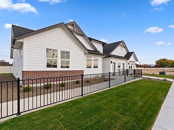 10516 Cloudburst Front View