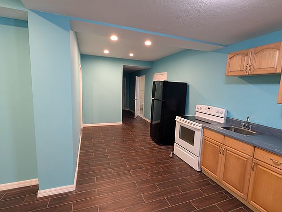 4th image of 1048 Suwanee St #A