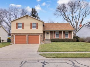 960 Bunker Ln, Decatur, IL 62526