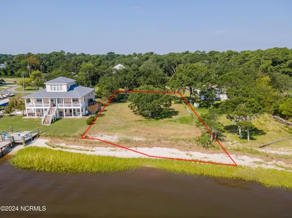 1132 S Seabreeze Road, Wilmington, NC 28409