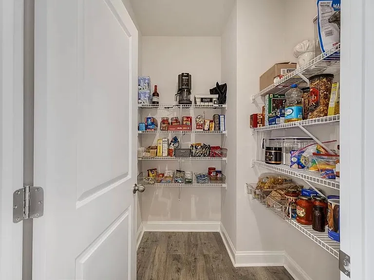 6231 Graymount Trl — Photo 9