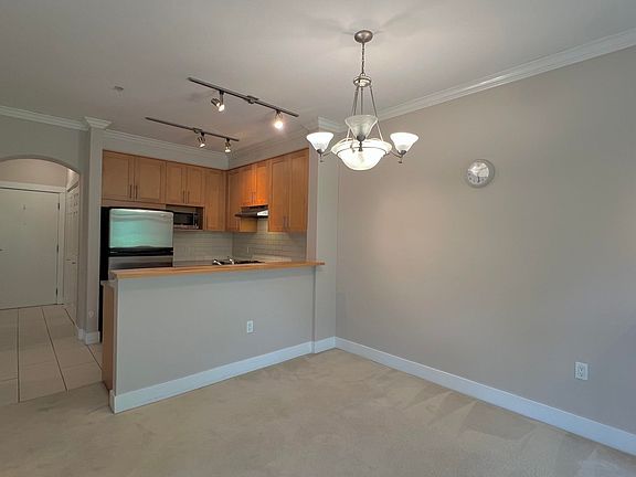4th image of 2083 W 33rd Ave #425