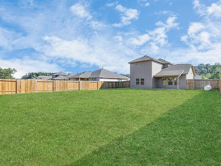 11028 Patriot Ct — Photo 3