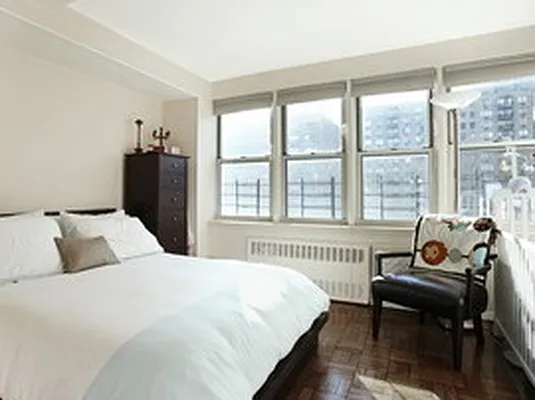 Sold by Citi Habitats | media 12