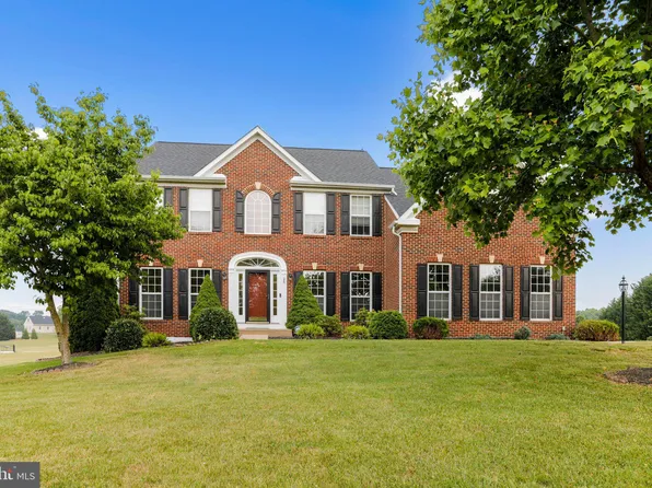 26 Equestrian Cir, Shenandoah Junction, WV 25442