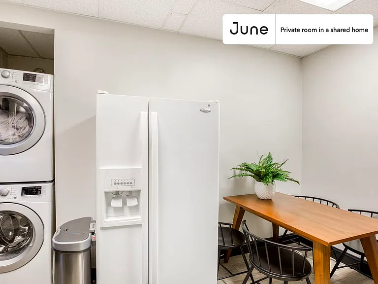 735 Girard St NW #2C — Photo 10