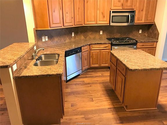 2nd image of 1100 Crested Point Ct