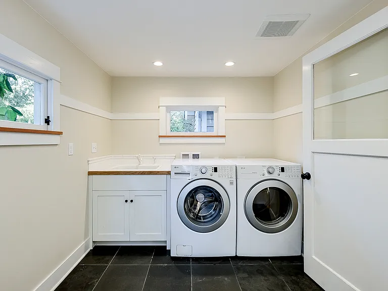 8013 NE Bucklin Hill Rd — Photo 14
