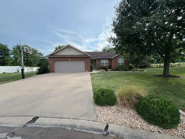 391 Willow Oak Dr, Red Bud, IL 62278