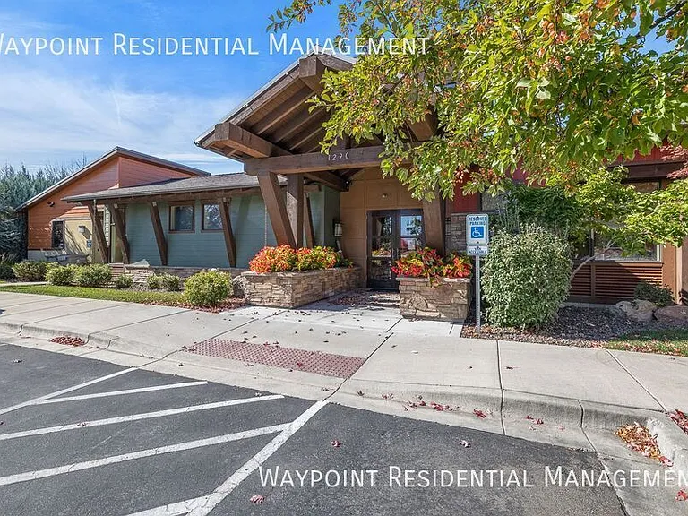 1415 E Lone Creek Dr — Photo 46