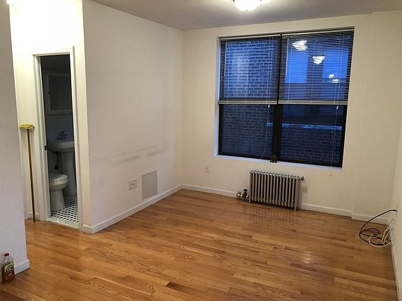 4th image of 31-12 36th St #F2