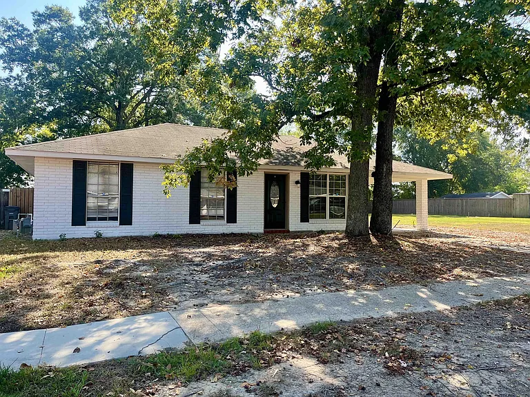 2056 Vickers Dr — Photo 13