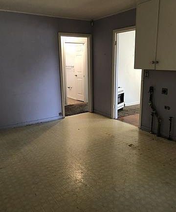 4th image of 2625 E Price St