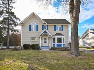 0S340 Forest St, Winfield, IL 60190