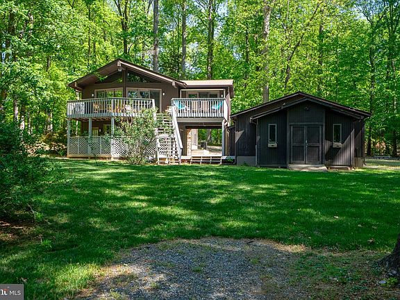 3rd image of 141 Becky Ct