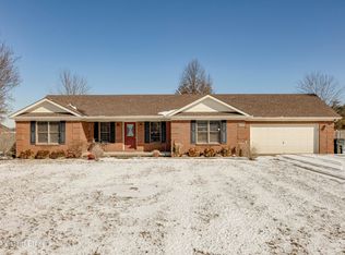 106 Springhurst Dr, Coxs Creek, KY 40013