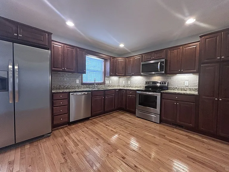 209 Delmar St — Photo 4