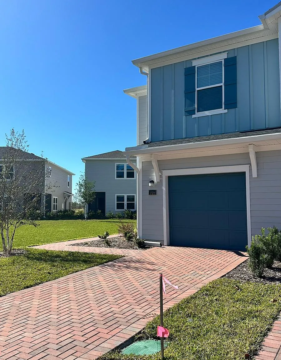 3 bed, 1820 sqft, $2,250 — Photo 1