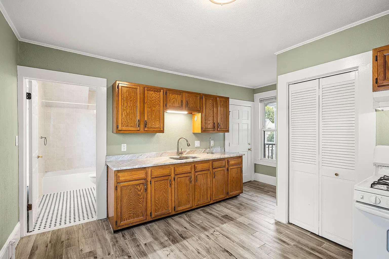 3 bed, 1132 sqft, $2,900 — Photo 4