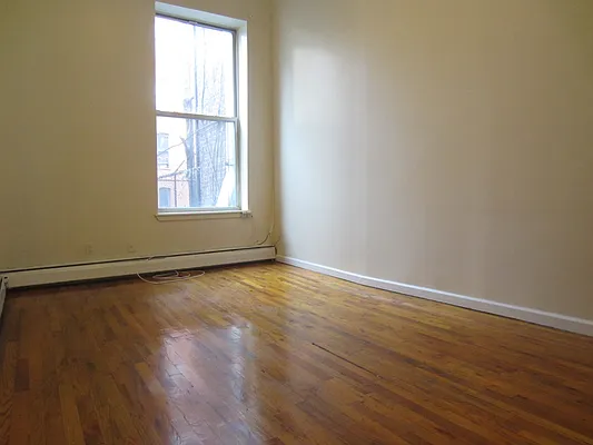 Rented by Link NY Realty | media 52