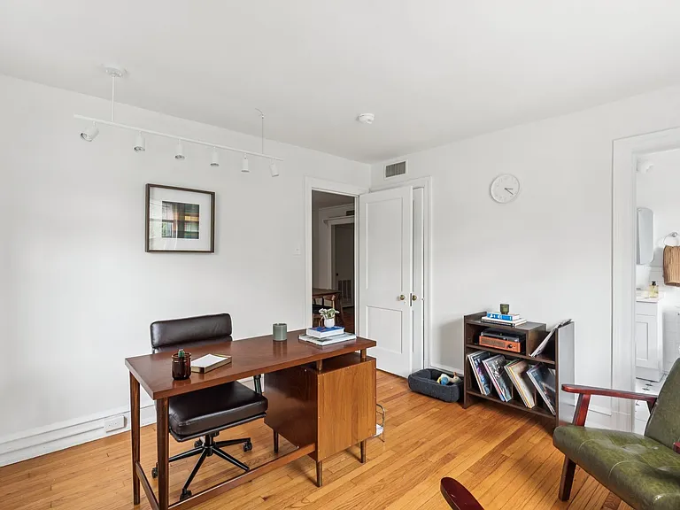 Greenwood Terrace — Photo 23