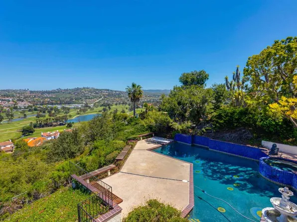 7620 Reposado Dr, Carlsbad, CA 92009