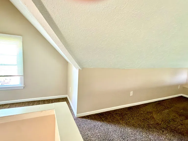 463 Averill Ave — Photo 22