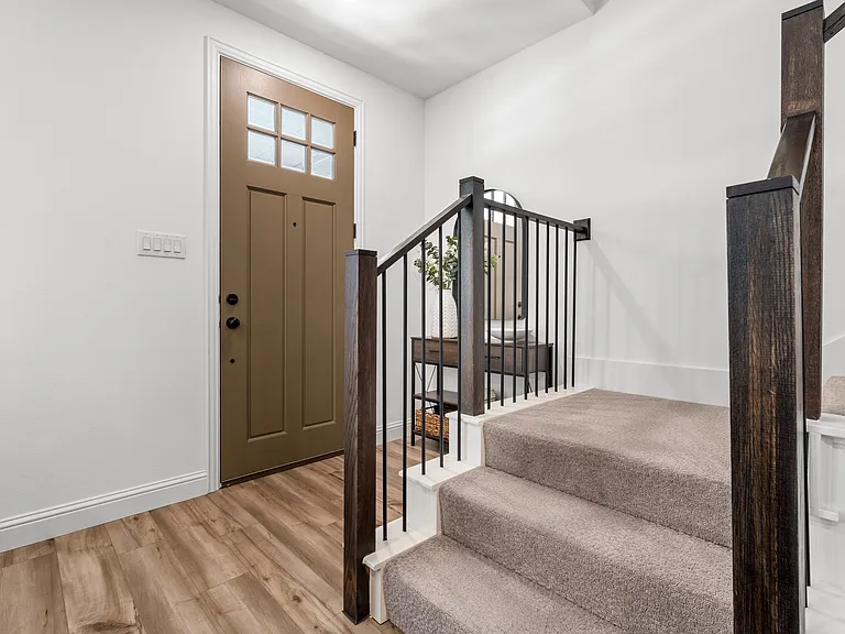 2529 Barnwood Ln — Photo 7