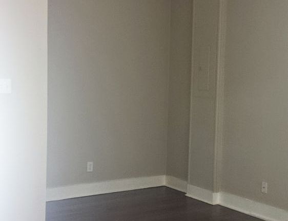 4th image of 105 Avenue A