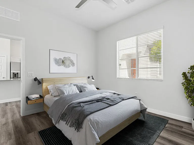 Baseline on 16 — Photo 10
