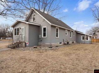 422 8th St SE, Waseca, MN 56093