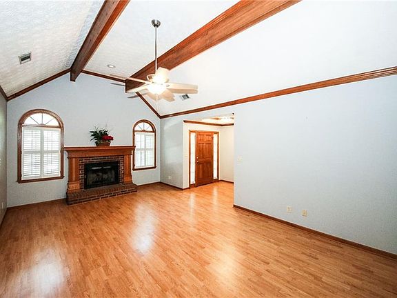 4th image of 3596 Cherry Creek Dr SE