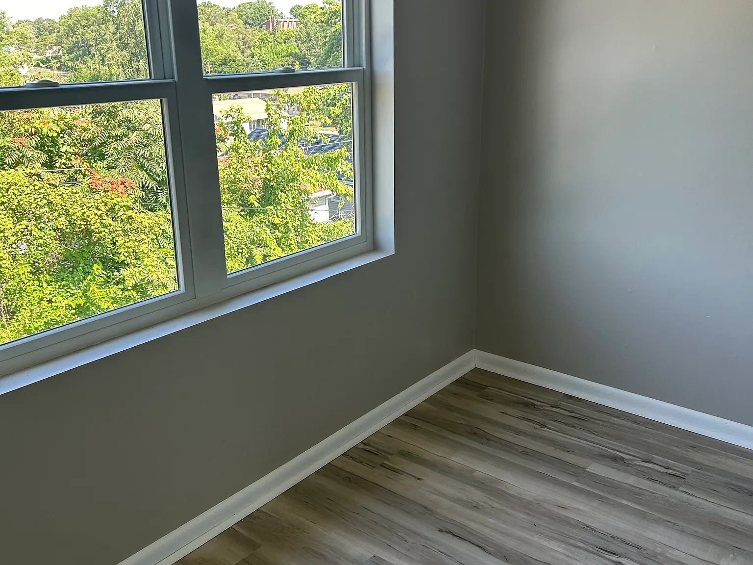3 bed, 950 sqft, $1,075 — Photo 4