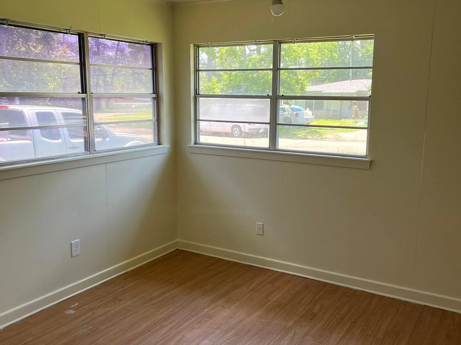 5330 Hamilton Dr — Photo 4