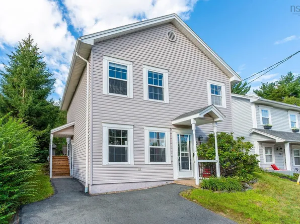 58 Amin St, Bedford, NS B4A 4B8