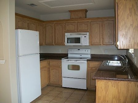 4th image of 1925 W Western Dr APT 3
