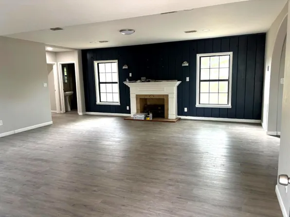 415 S 10th St, Alamo, TX 78516