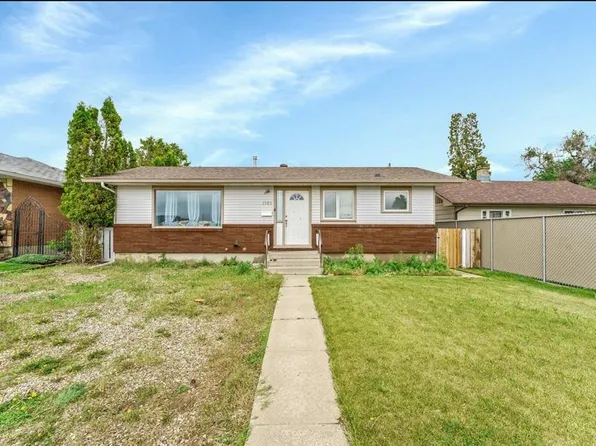 1265 W 2nd Ave NE, Medicine Hat, AB T1A 6A7