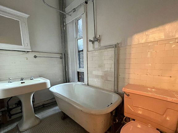 4th image of 574 7th St APT 21