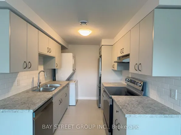 75 Hillcrest Rd, Pt Colborne, ON L3K 6E4