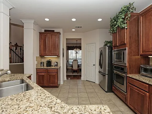 2660 Salorn Way — Photo 3