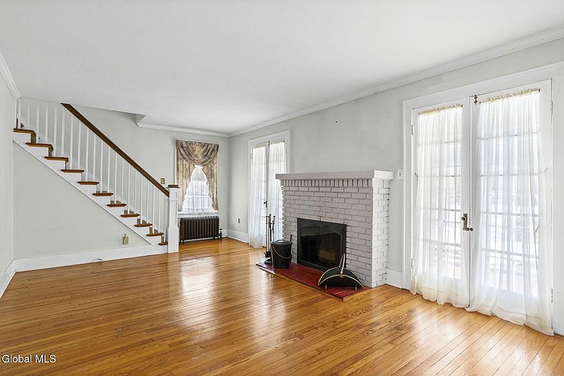 4th image of 1023 Lexington Avenue